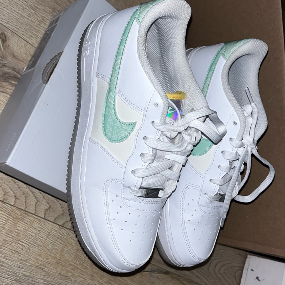 Youth NIKE AIR FORCE 1 LV8(GS)